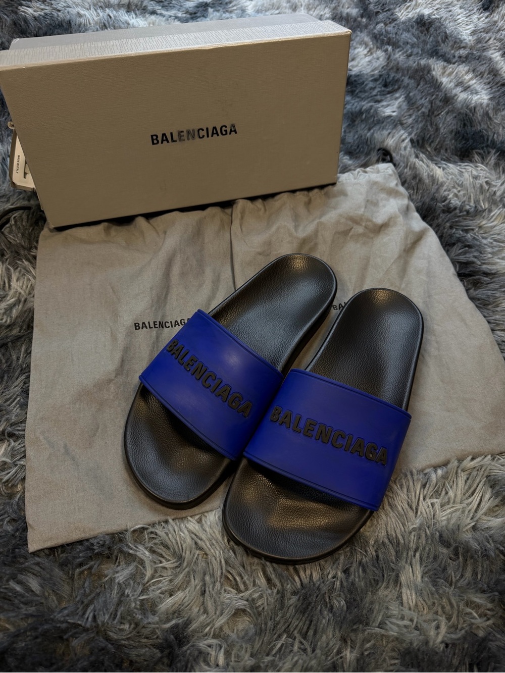 Balenciaga Pool slides